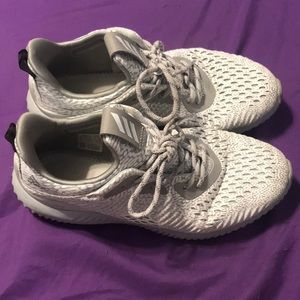 Adidas alpha bounce tennis shoes